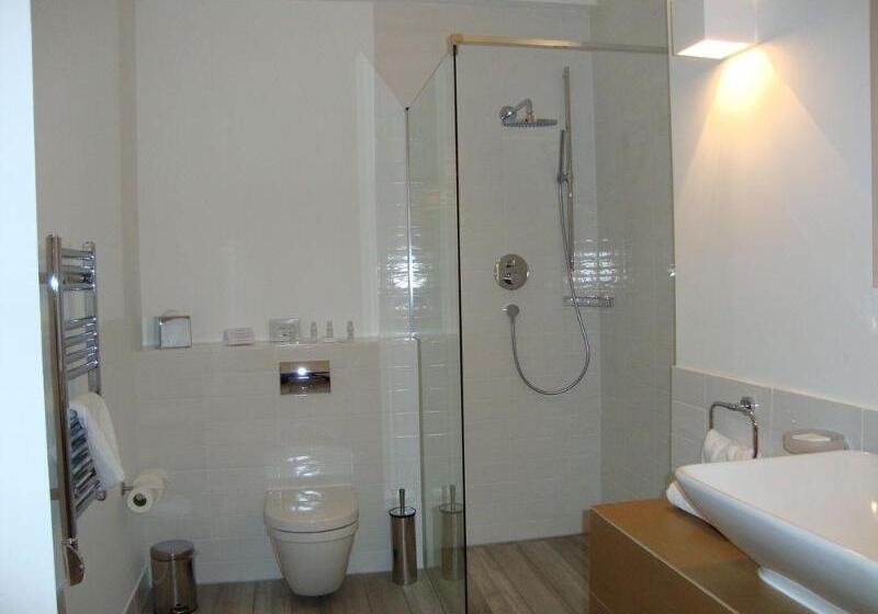 Coulsdon Manor Hotel And Golf Club