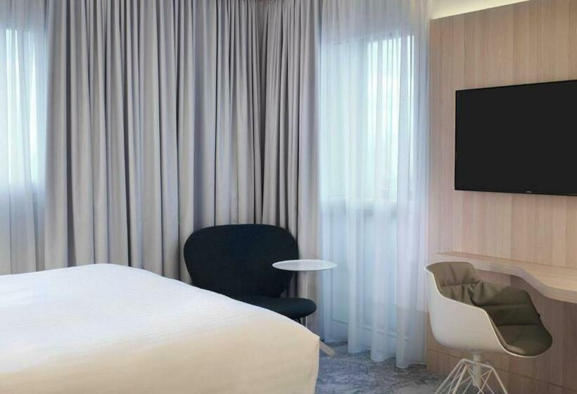 The Jangle Hotel   Paris   Charles De Gaulle   Airport
