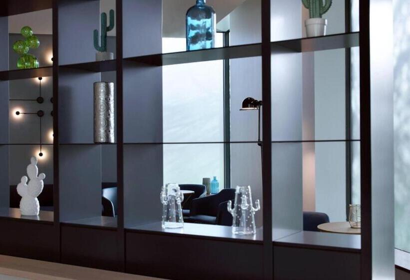 The Jangle Hotel   Paris   Charles De Gaulle   Airport