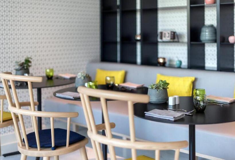 The Jangle Hotel   Paris   Charles De Gaulle   Airport