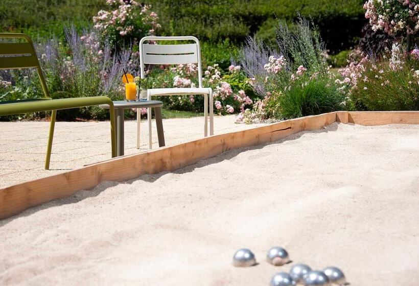 The Jangle Hotel   Paris   Charles De Gaulle   Airport