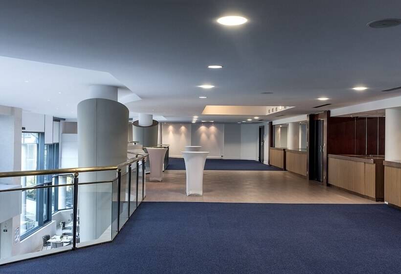 The Jangle Hotel   Paris   Charles De Gaulle   Airport