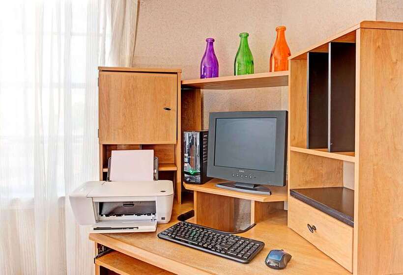 هتل Days Inn By Wyndham Tucson City Center