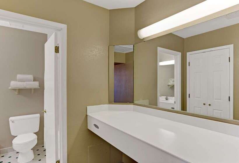 هتل Days Inn By Wyndham Tucson City Center