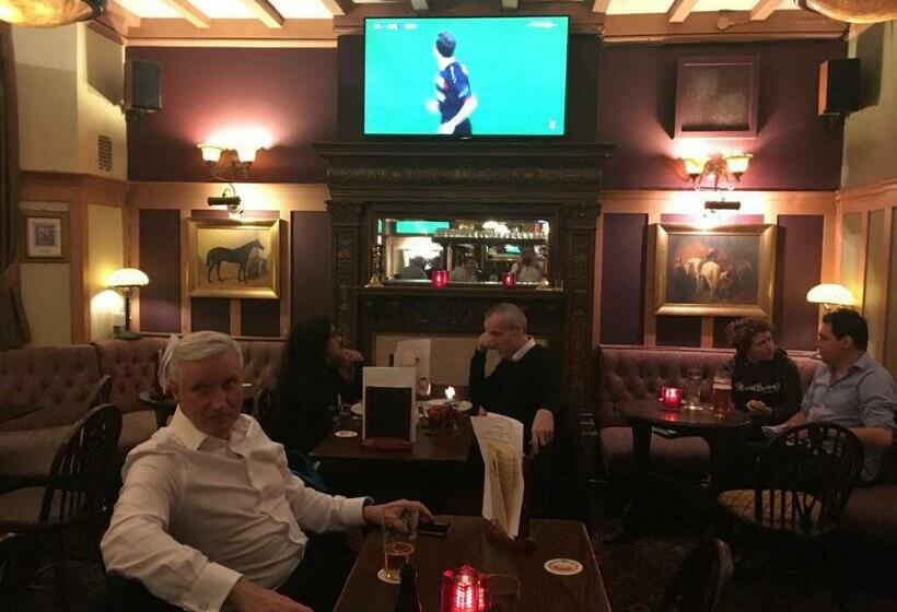 ホテル Dukes Head Inn