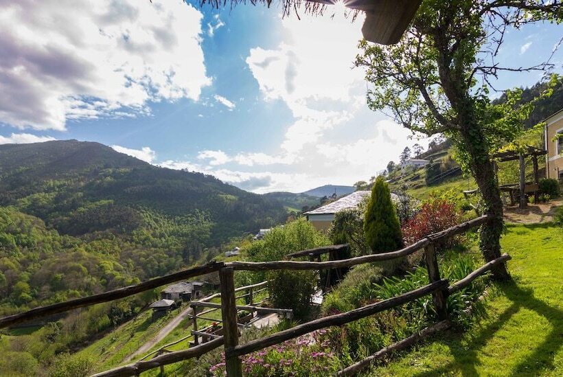 فندق El Bosque De Las Viñas