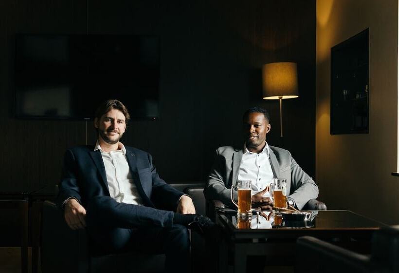 Everness Hotel & Resort