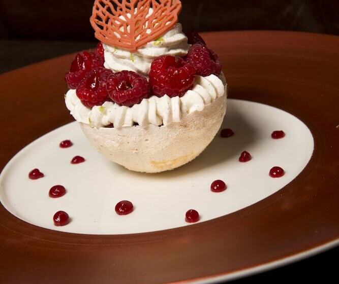 Everness Hotel & Resort