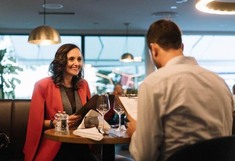 Everness Hotel & Resort