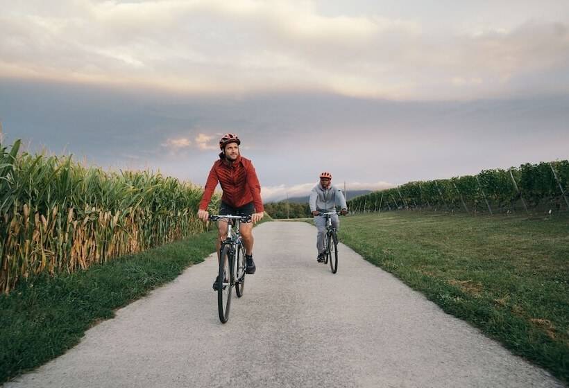 Everness Hotel & Resort