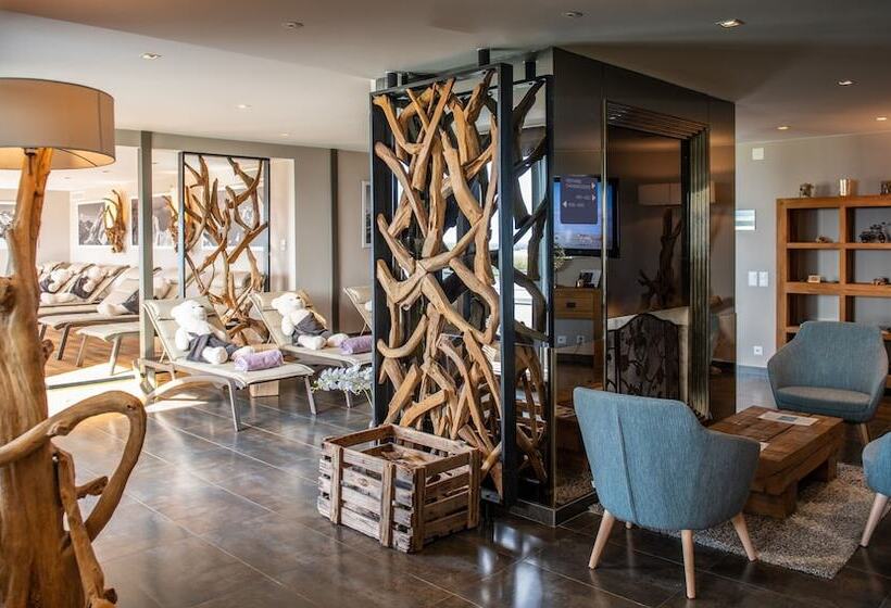 Everness Hotel & Resort