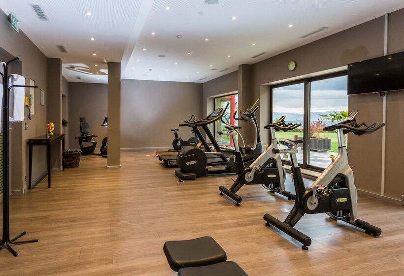 Everness Hotel & Resort