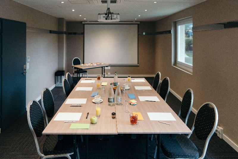 Everness Hotel & Resort