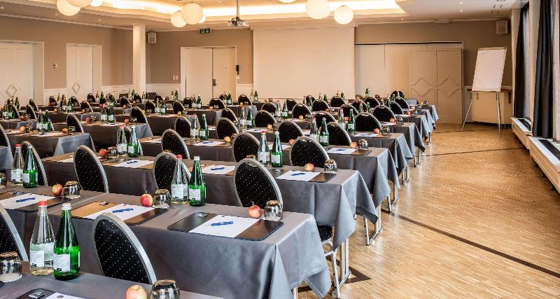 Everness Hotel & Resort