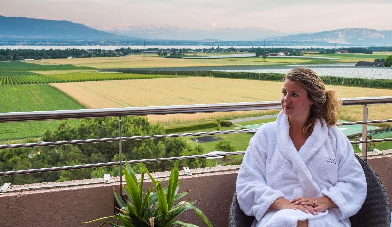 Everness Hotel & Resort