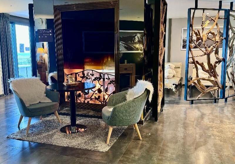 Everness Hotel & Resort