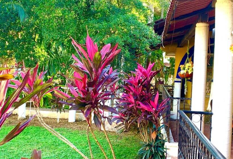 Eco Hotel Green River