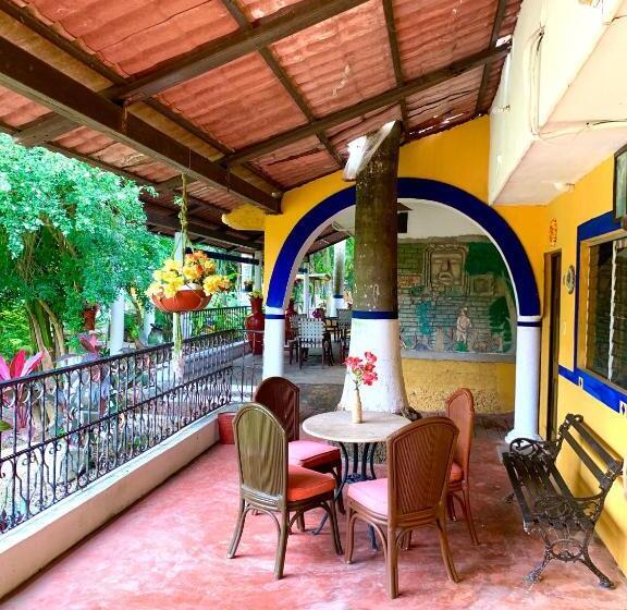 Eco Hotel Green River