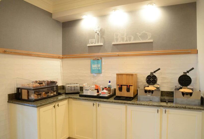 Отель Hampton Inn & Suites Vicksburg