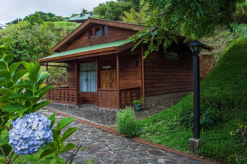 בית מלון כפרי Heliconia  Monteverde