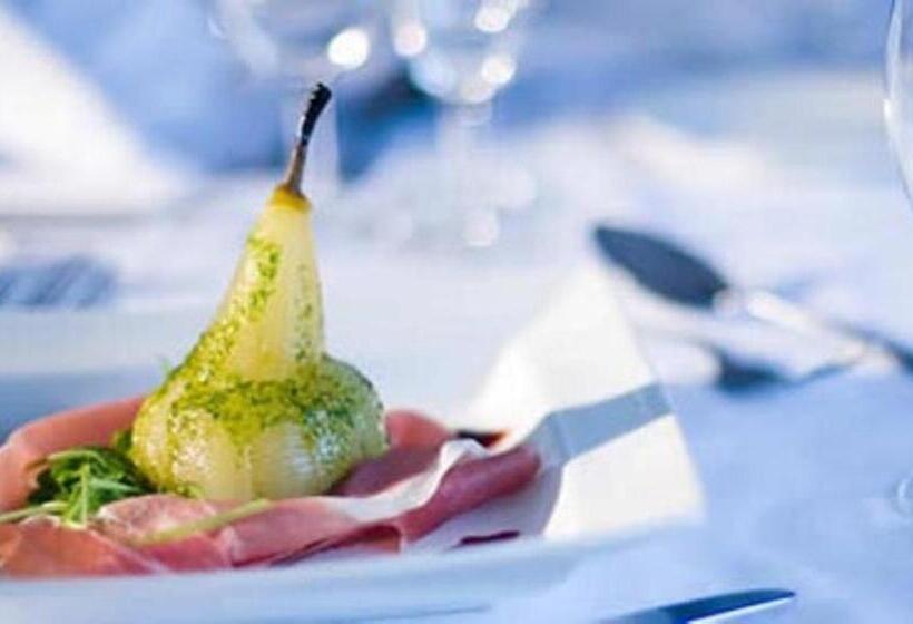 Отель The Hickstead