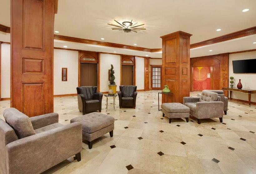 Отель Holiday Inn Express Dallas Medical Market Center