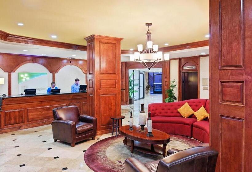 Отель Holiday Inn Express Dallas Medical Market Center