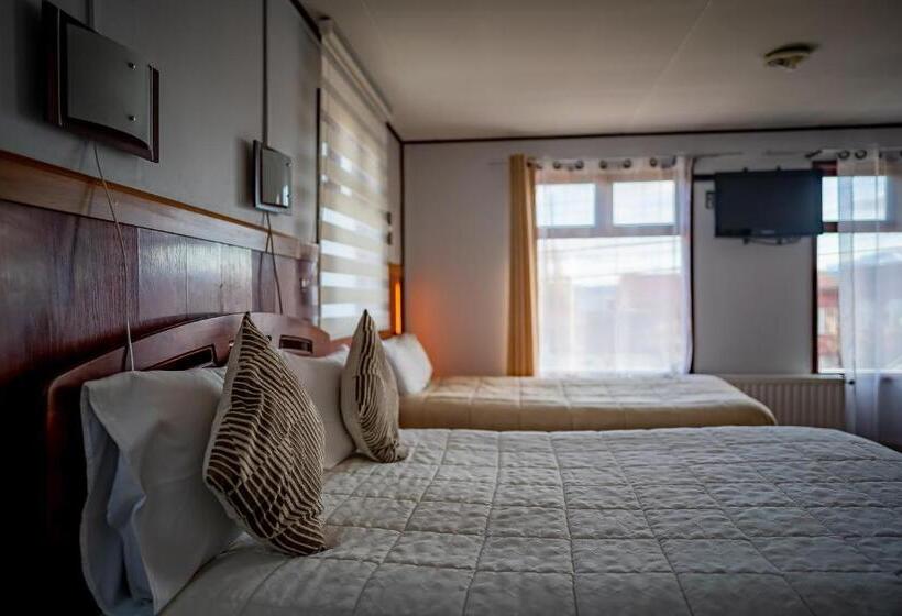 ホテル Hostal Alcázar