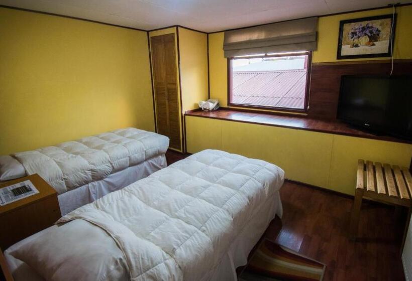 ホテル Hostal Alcázar
