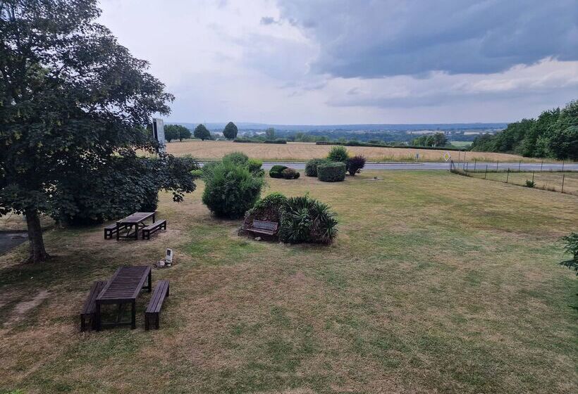 בית מלון כפרי Kyriad Montluçon   Saint Victor