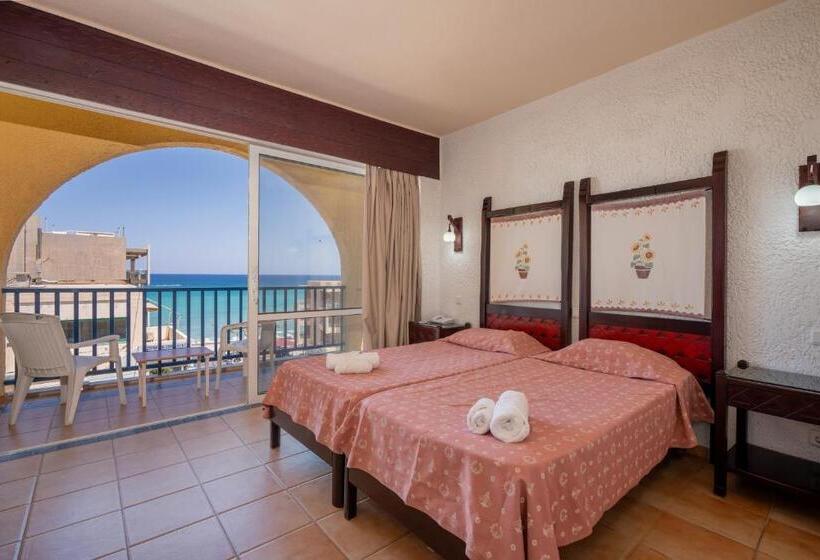 Отель Lefkoniko Bay