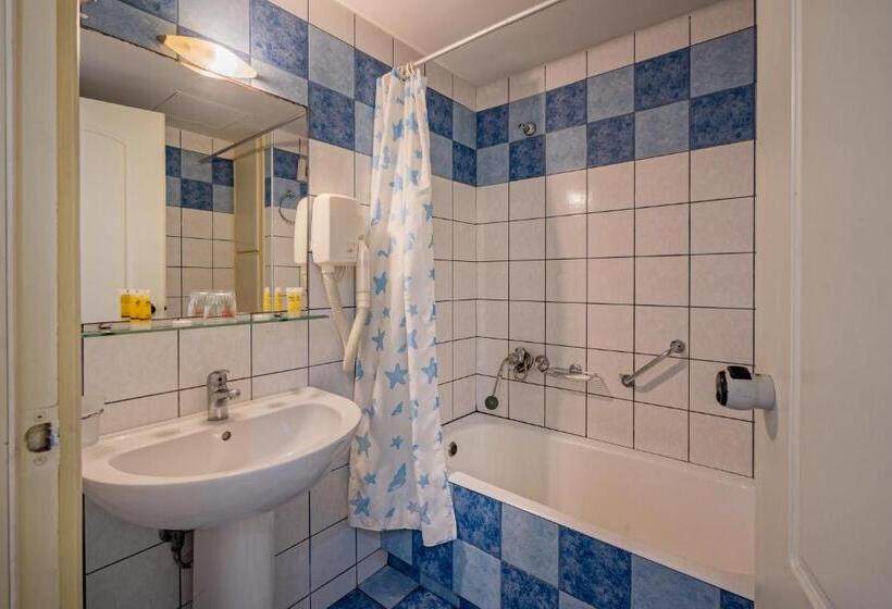 Отель Lefkoniko Bay