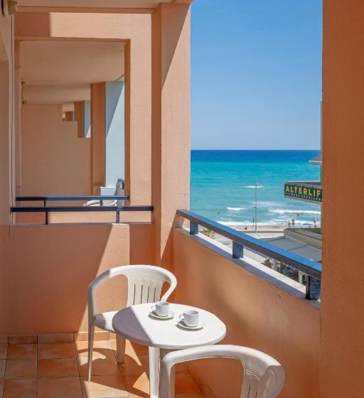 Отель Lefkoniko Bay