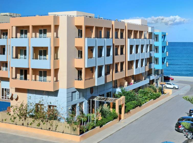 Отель Lefkoniko Bay