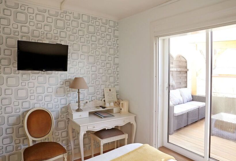 Отель Les Pasteliers