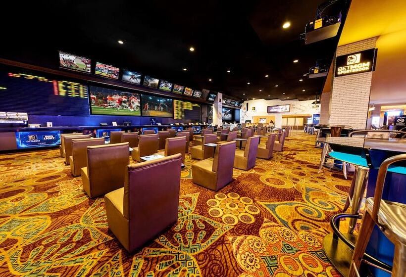 Luxor Hotel And Casino
