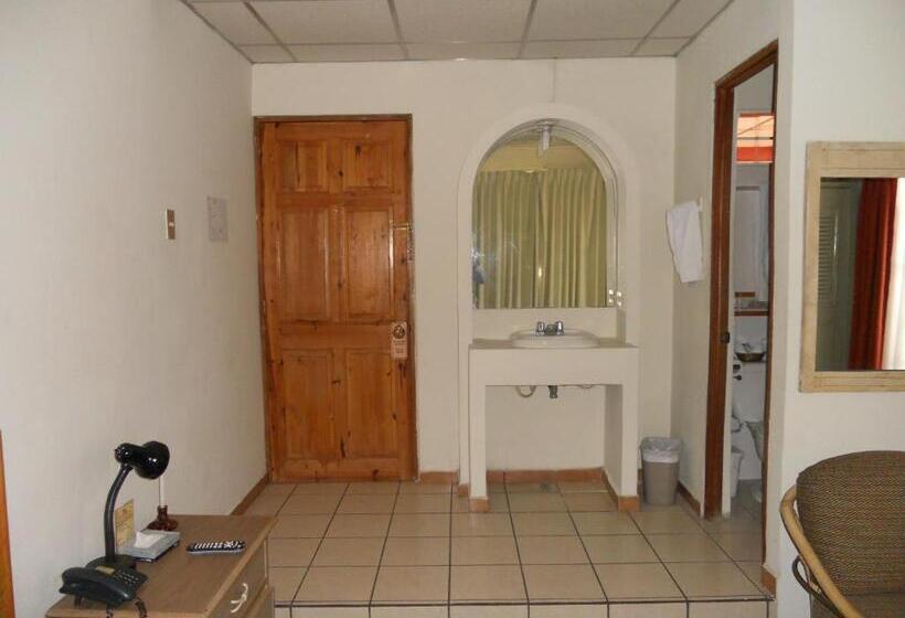 فندق Mediterráneo Plaza