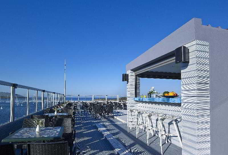 ホテル Mistral Bay