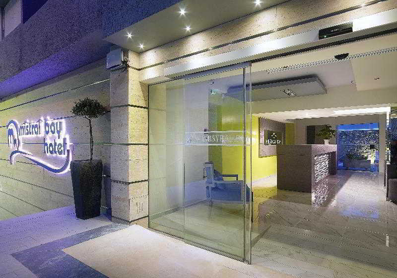 ホテル Mistral Bay