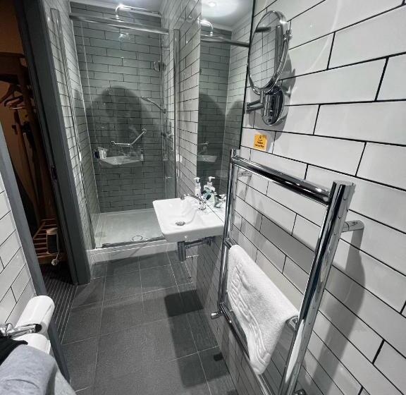 The New Hobbit Hotel Rooms