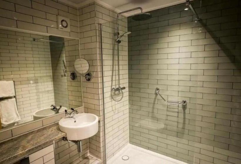 The New Hobbit Hotel Rooms