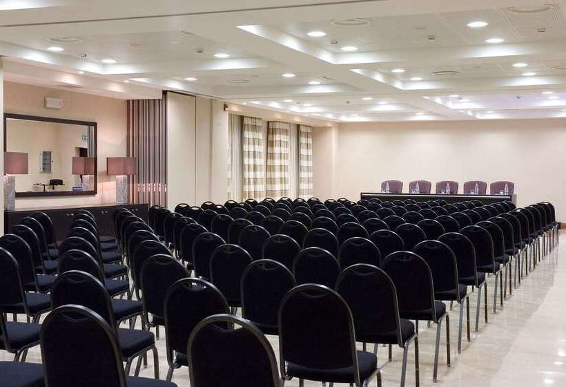 בית מלון כפרי NH Timisoara