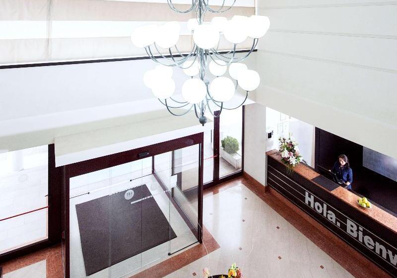 בית מלון כפרי NH Timisoara