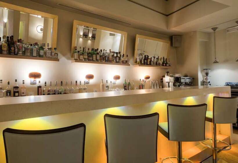 ホテル O&b Athens Boutique