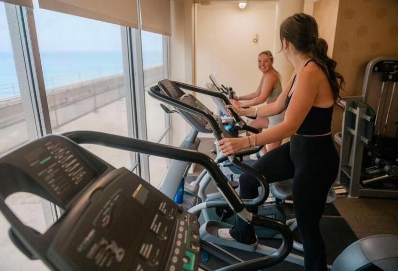 בית מלון כפרי Outrigger Waikiki Beach Resort