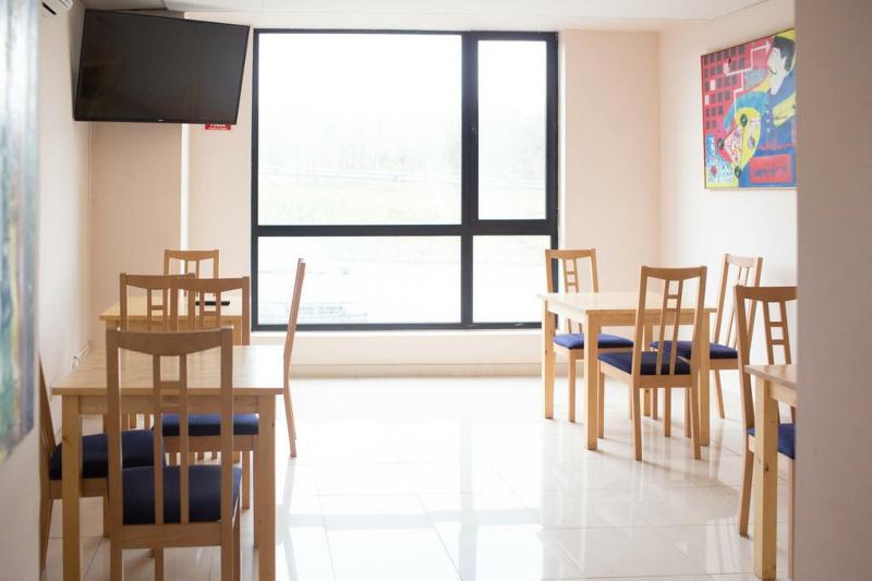 هتل Puerta De Santillana