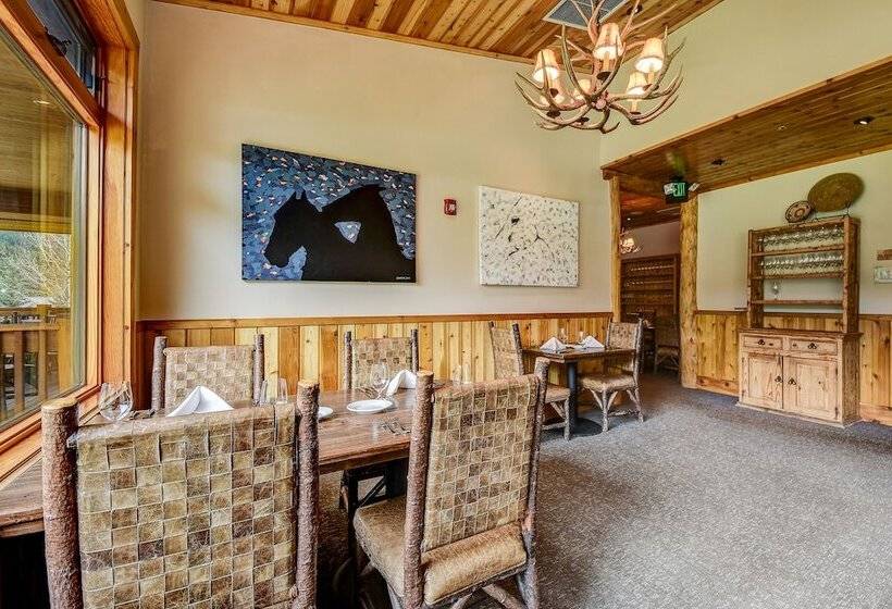 فندق Rainbow Ranch Lodge