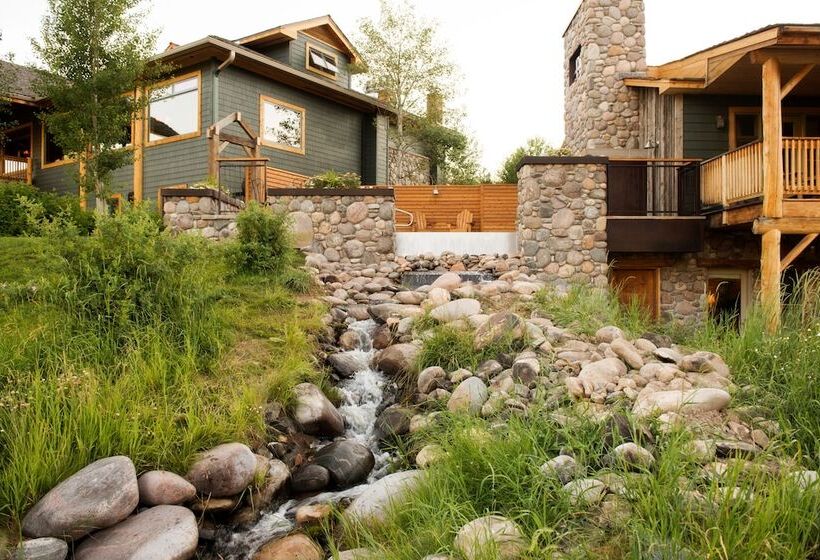 فندق Rainbow Ranch Lodge