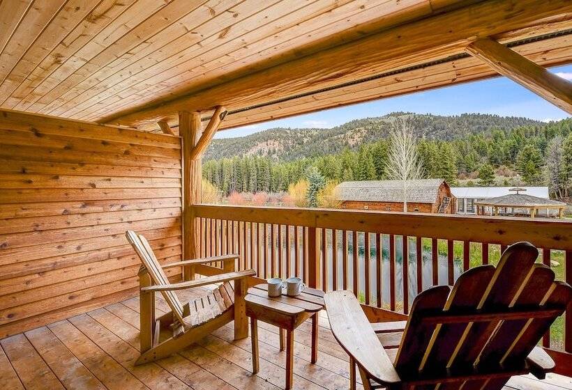 فندق Rainbow Ranch Lodge