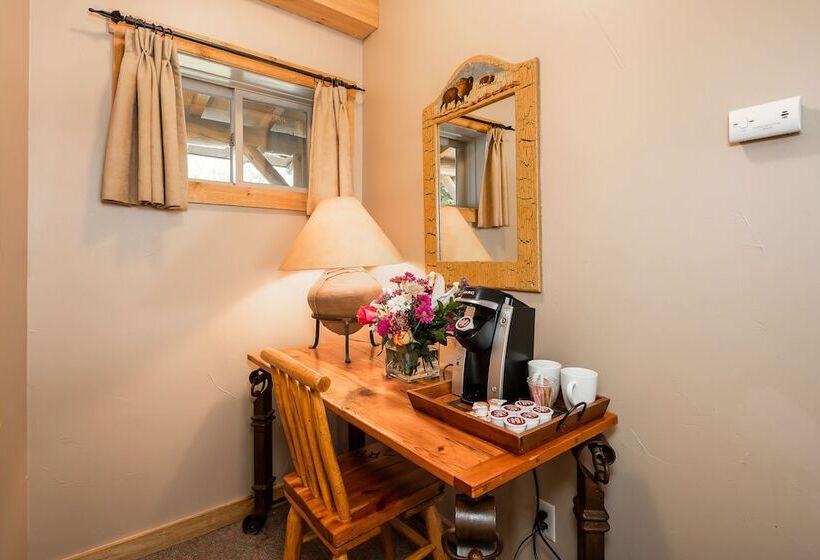 فندق Rainbow Ranch Lodge